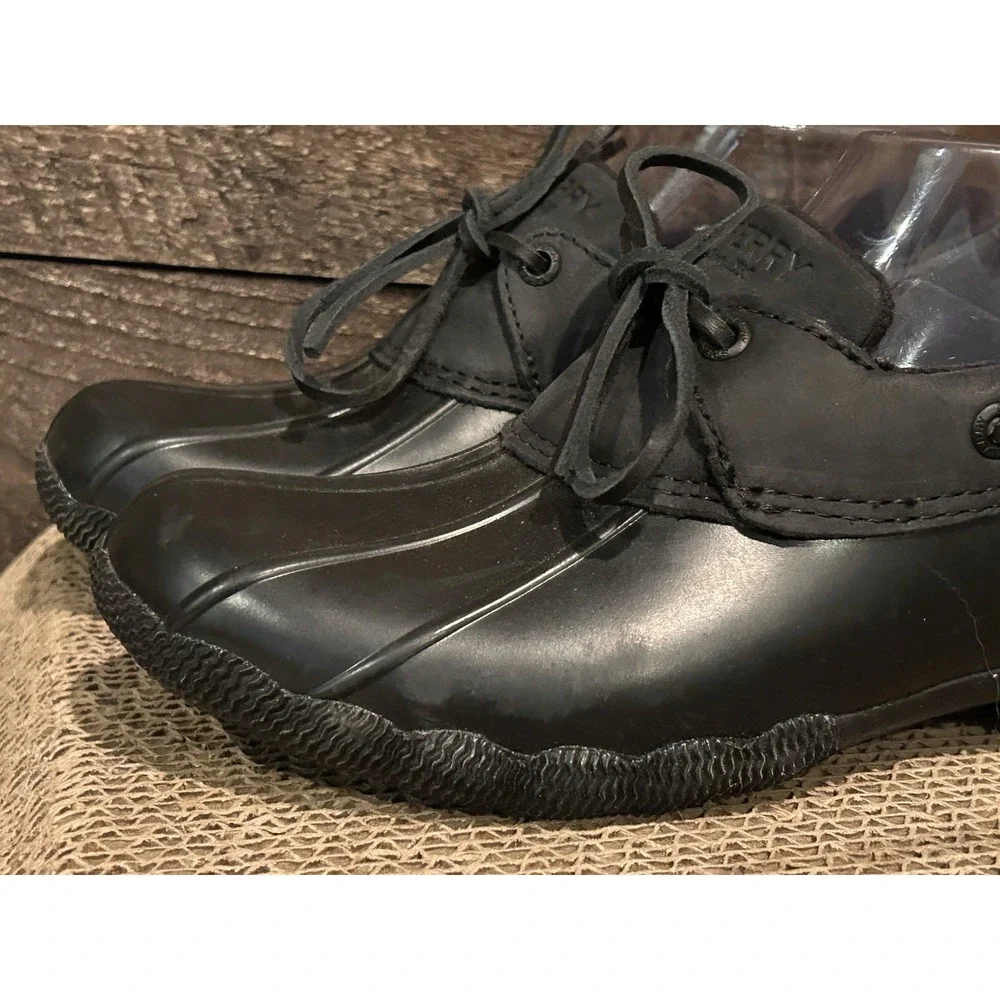 SPERRY WOMENS Black SALTWATER 1 EYE COZY DUCK BOOTS LOW SIZE 6‎